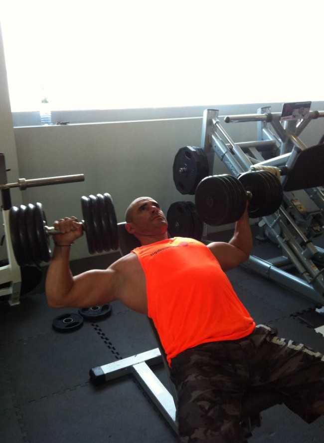 5 exercícios para um Peito Gigante