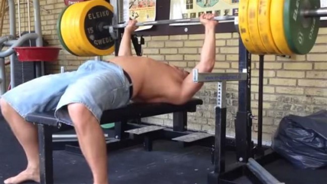 Como não fazer um levantamento de supino