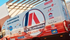 Equipa Profissional LA Aluminios com o Suplementos24