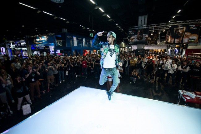 Video dança na FIBO - Trec Nutrition